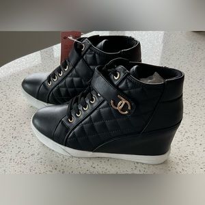 JUICY COUTURE BLACK WEDGE SNEAKER JOLEE SIZE 8 BRAND NEW